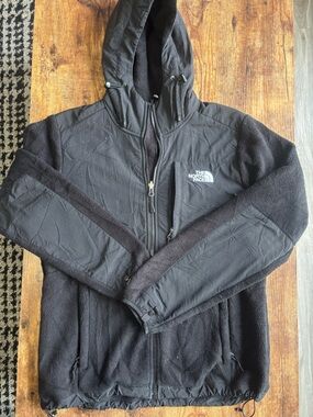 The North Face Women's Denali fleece jacket with reinforced chest and sleeves